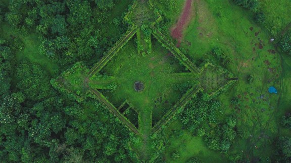 2025年最新免费吃鸡辅助器苹果版下载!